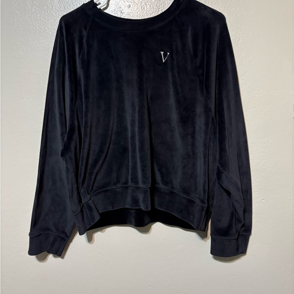 Cropped Victoria’s Secret Black Women's Velour Pullover Sweatshirt size XL